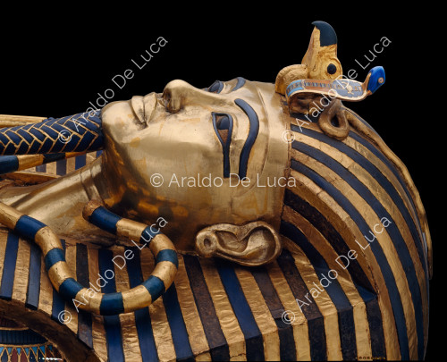 Trésor de Toutânkhamon. Deuxième sarcophage en bois