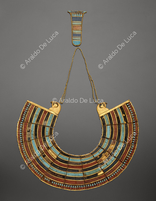 Der Schatz des Tutanchamun. Falkenkopf-Halsband