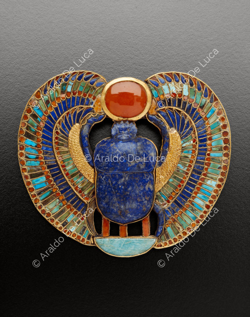 Treasure of Tutankhamun. Winged scarab breastplate