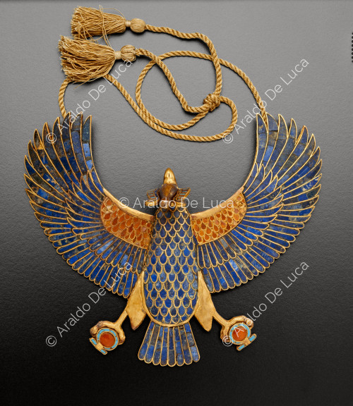 Tesoro di Tutankhamon. Pettorale con avvoltoio