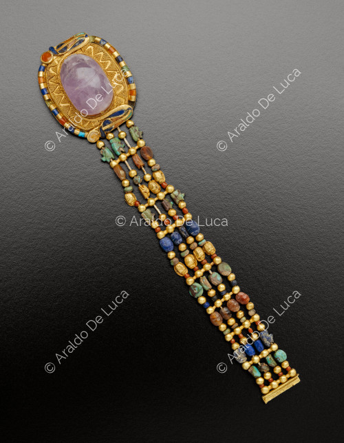Treasure of Tutankhamun. Amethyst scarab bracelet