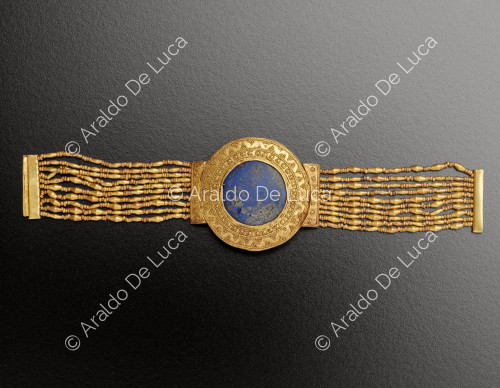 Treasure of Tutankhamun. Bracelet with lapis lazuli disc