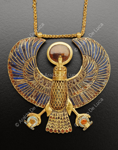 Treasure of Tutankhamun. Necklace with pendant depicting a falcon