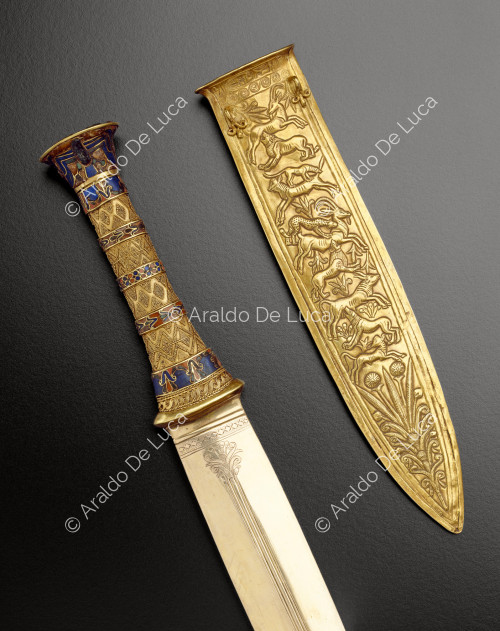 Treasure of Tutankhamun. Golden dagger with scabbard