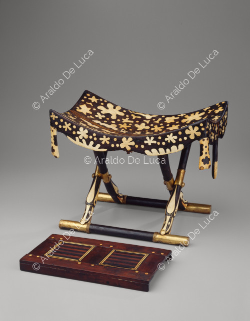 Treasure of Tutankhamun. Fake stool and footstool