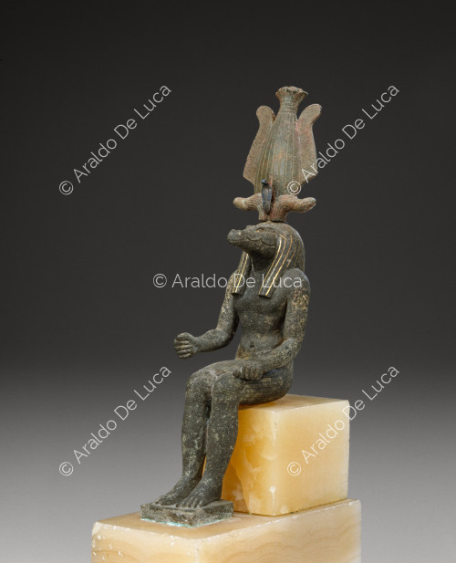 Estatuilla de bronce del dios Sobek sentado