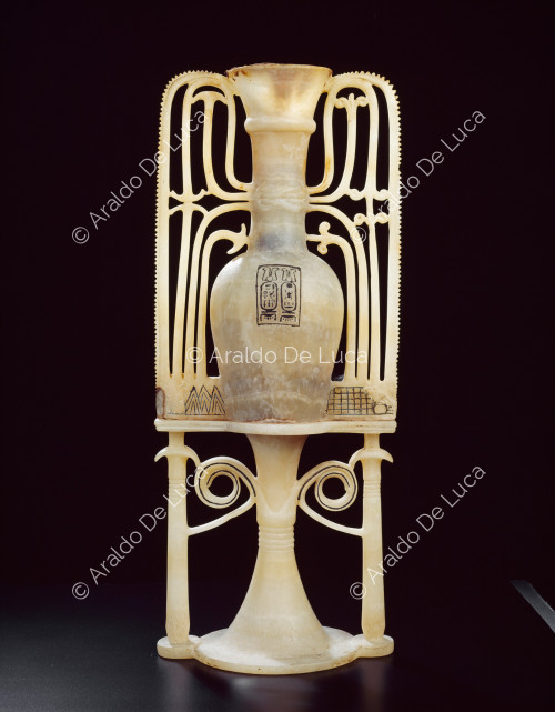 Der Schatz des Tutanchamun. Balsamarium mit birnenförmigen Säulen