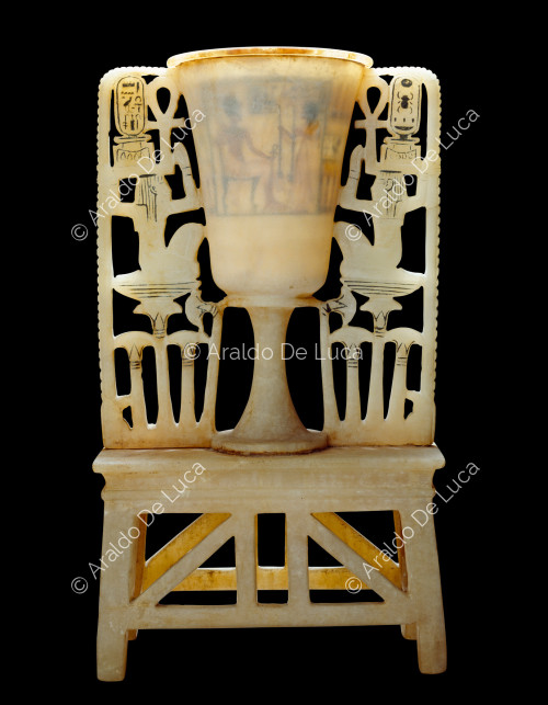 Treasure of Tutankhamun. Lamp with painted scenes