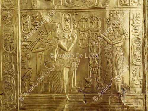 Treasure of Tutankhamun. Statue shrine