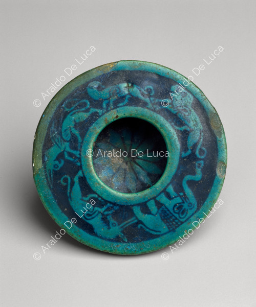 Small bowl with animal decorations