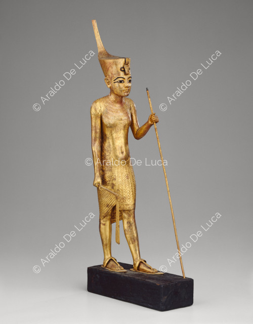Tesoro di Tutankhamon. Statua del faraone con corona rossa