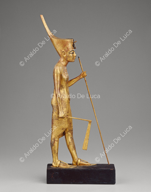 Tesoro de Tutankamón. Estatua del faraón con corona roja