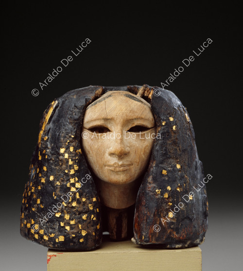 Kopf einer weiblichen Statue