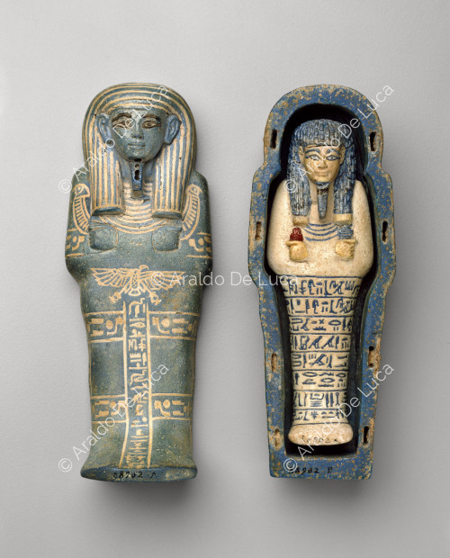 Ushabty und ein Modell des Sarkophags von Amenhotep