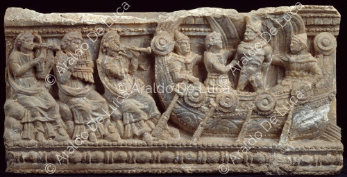 Etruskische Urne mit Darstellung von Odysseus und den Sirenen
