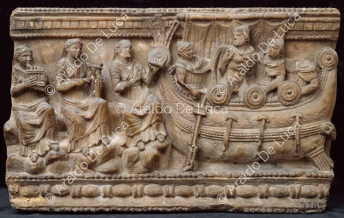 Urna etrusca con representación de Ulises y las sirenas