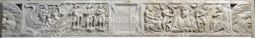 Römischer Sarkophag mit der Darstellung von Odysseus und den Sirenen