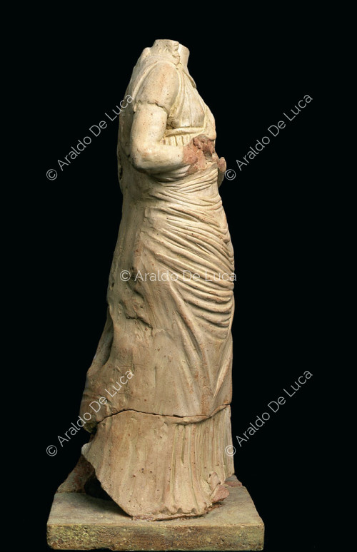 Weibliche Statue