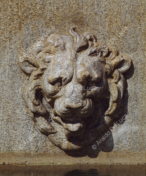 Springbrunnen. Detail mit Löwe