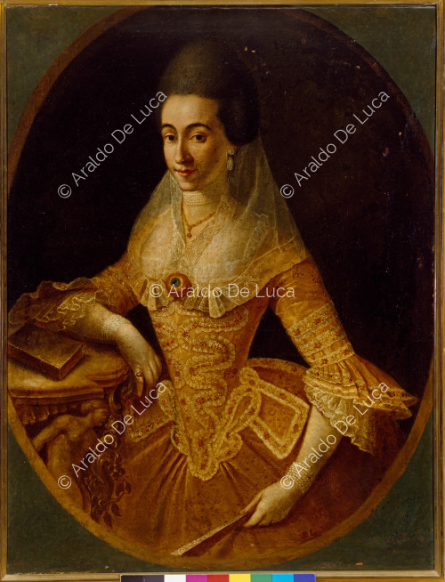 Malteser Dame mit besticktem Kleid und Schleier