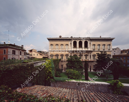 Palazzo Farnese. Facciata
