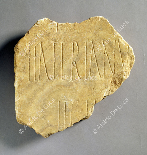 Fragmento con inscripción púnica