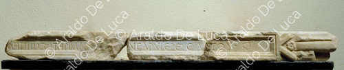 Fragmento de inscripcion de caracteres griegos