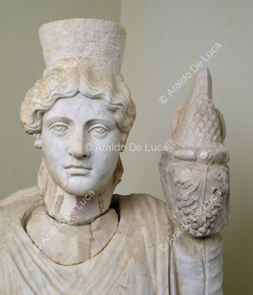 Statue der Isis-Tyche. Detail des Kopfes