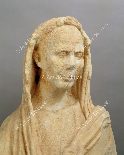 Estatua femenina. Detalle del busto