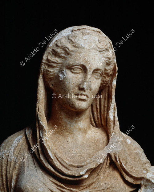 Buste funéraire de la déesse Perséphone. Détail de l'œuvre