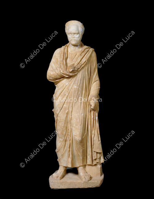 Statua maschile in marmo