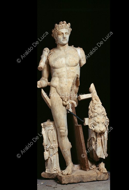 Estatua de mármol de Hércules