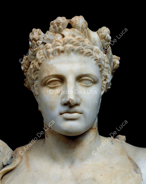 Estatua de mármol de Hércules. Detalle