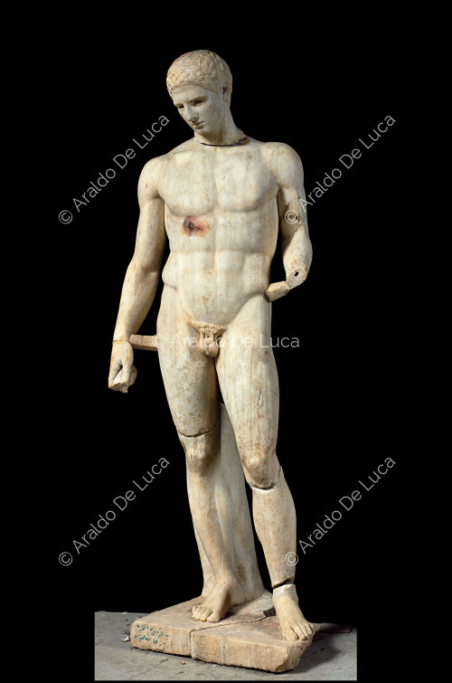 Estatua colosal de Hermes