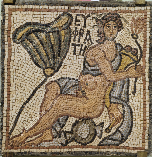 Mosaico policromo con la personificación del río Éufrates
