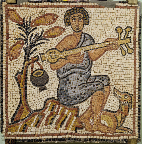 Mosaico policromo con Orfeo
