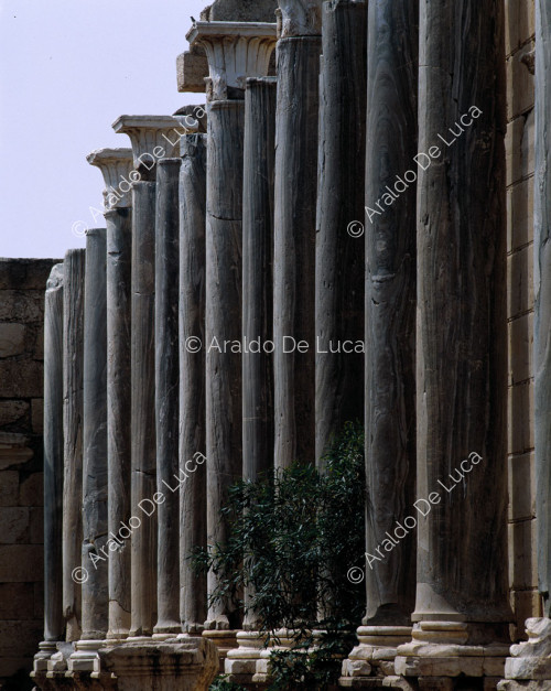Monumental passage along the Basilica