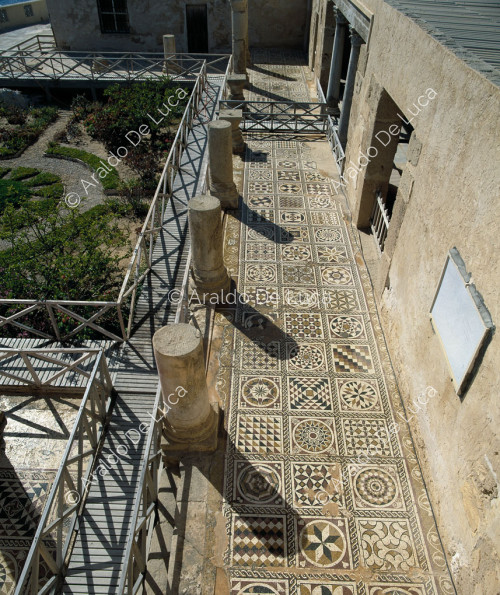 Villa von Silin. Peristyl-Mosaik