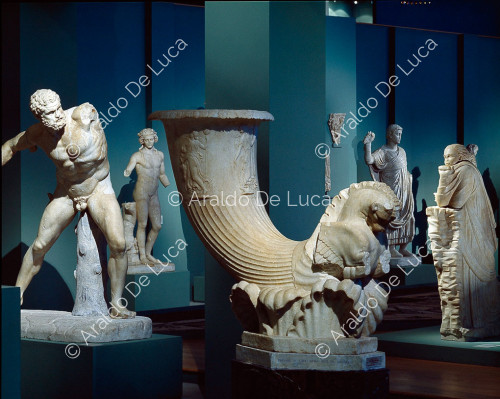 Rhyton of Pontios in the foreground