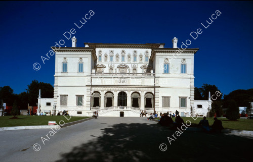 Außenansicht der Villa Borghese