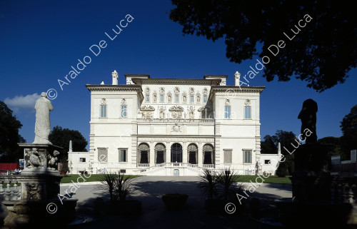 Veduta esterna di villa Borghese