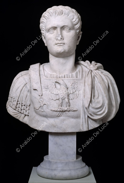 Busto moderno di imperatore di epoca flavia