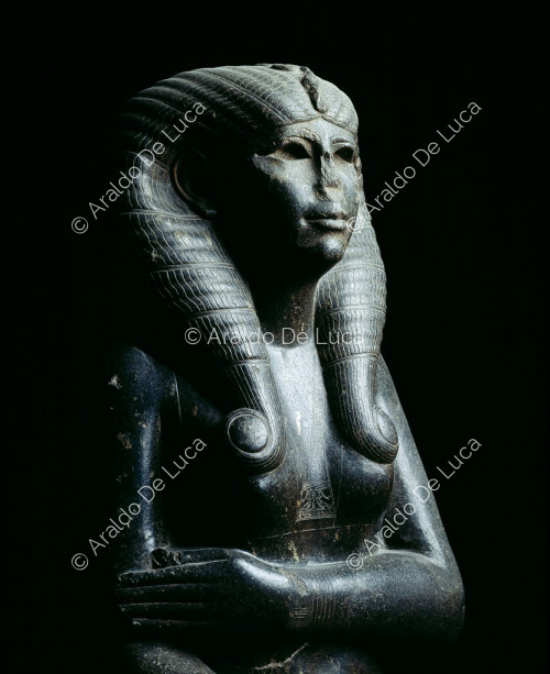 Estatua de la reina Nofret