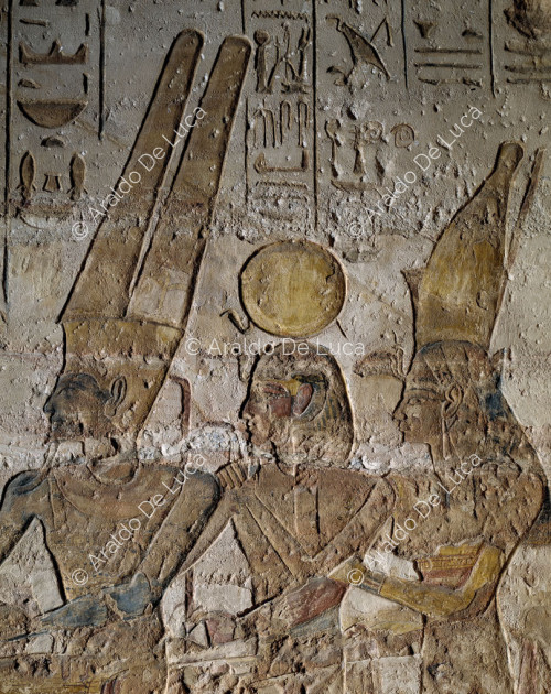 Tempel von Ramses II. Die zweite Halle ist mit religiösen Szenen und Opfergaben geschmückt