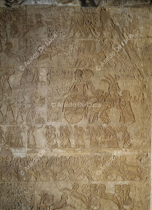 Parete della battaglia di Qadesh. Ramesse II trionfante sul carro da combattimento