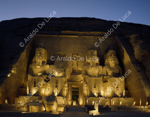Façade du grand temple de Ramsès II à Abou Simbel