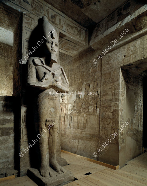 Great Hall with pillars and statues of Ramesses II in the form of Osiris: detail