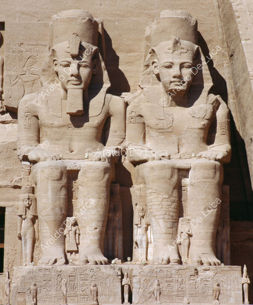 Fassade des Großen Tempels von Ramses II. in Abu Simbel