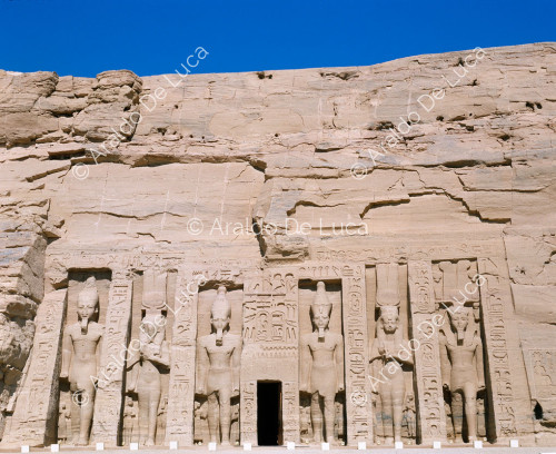 Außenansicht des Tempels der Hathor und Nefertari (Detail)