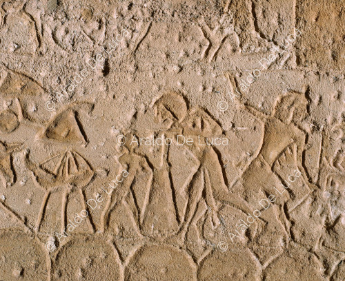 Mauer der Schlacht von Qadesch. Arbeiter bei der Arbeit im Lager des Pharaos